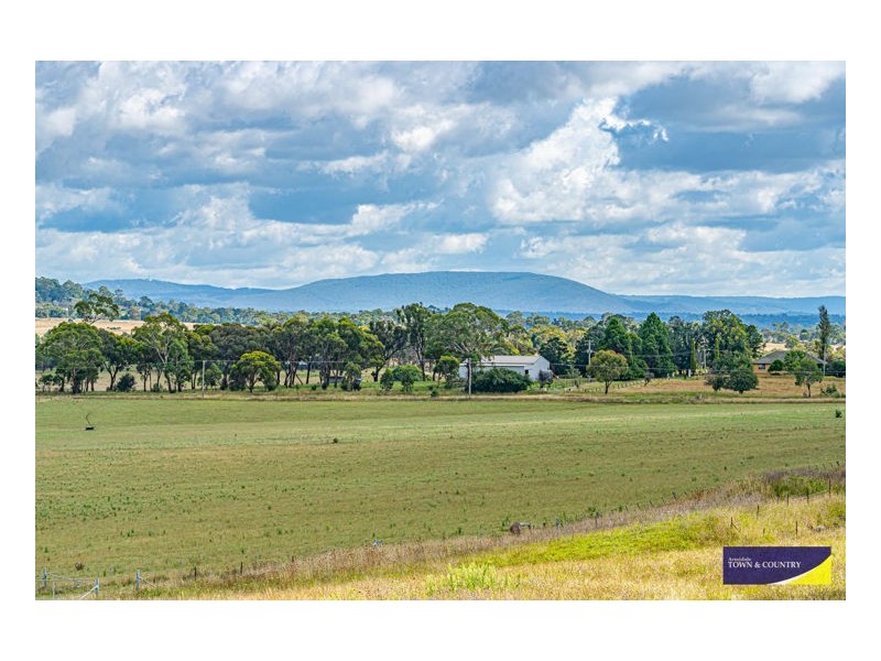 153 Knobs Road, Armidale NSW 2350