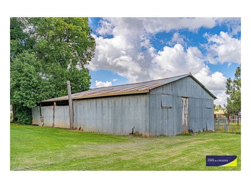 153 Knobs Road, Armidale NSW 2350