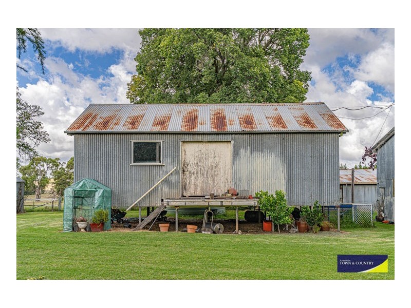 153 Knobs Road, Armidale NSW 2350