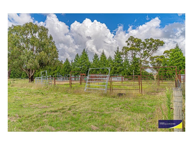 153 Knobs Road, Armidale NSW 2350