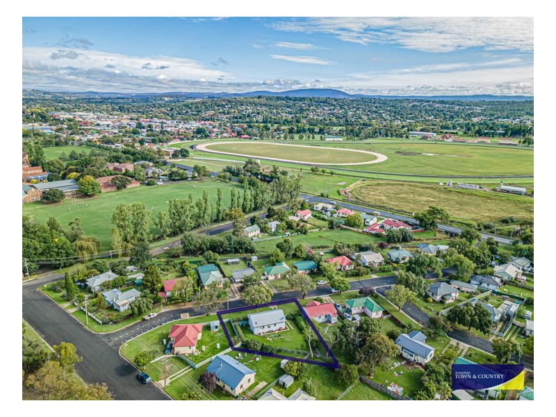 11 Elizabeth Street, Armidale NSW 2350