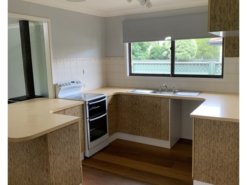 11 Lonsdale Street, Armidale NSW 2350