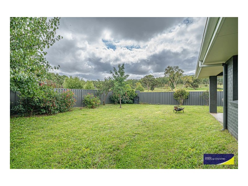 40 Albion Close, Armidale NSW 2350