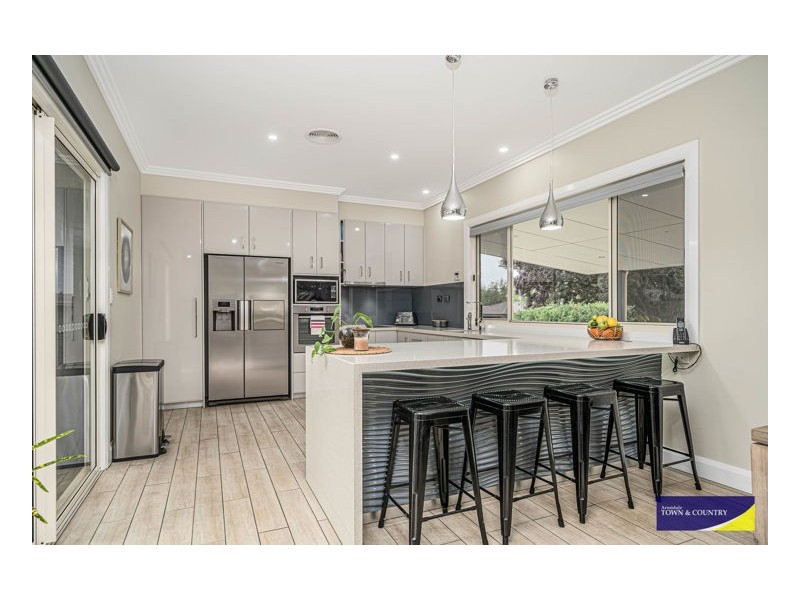 11 Fiona Place, Armidale NSW 2350