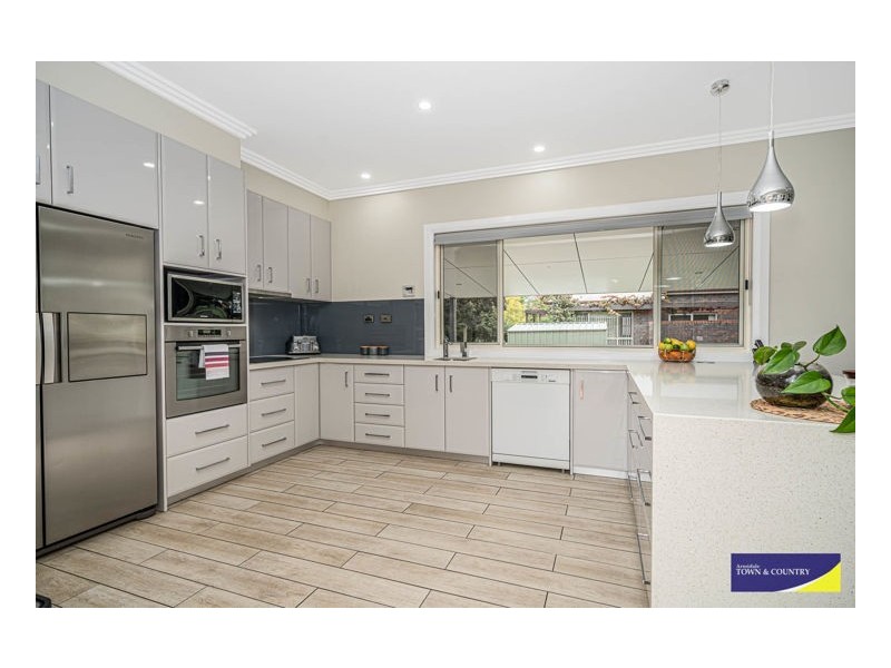 11 Fiona Place, Armidale NSW 2350