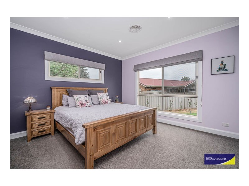 11 Fiona Place, Armidale NSW 2350