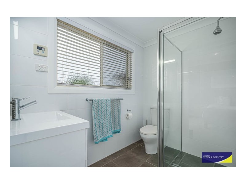 11 Fiona Place, Armidale NSW 2350