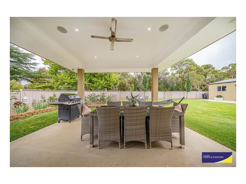 11 Fiona Place, Armidale NSW 2350