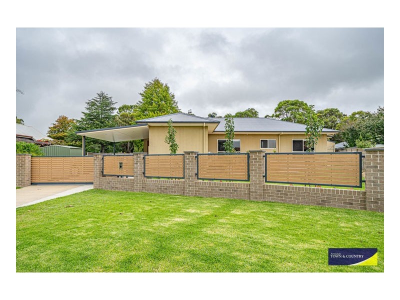11 Fiona Place, Armidale NSW 2350