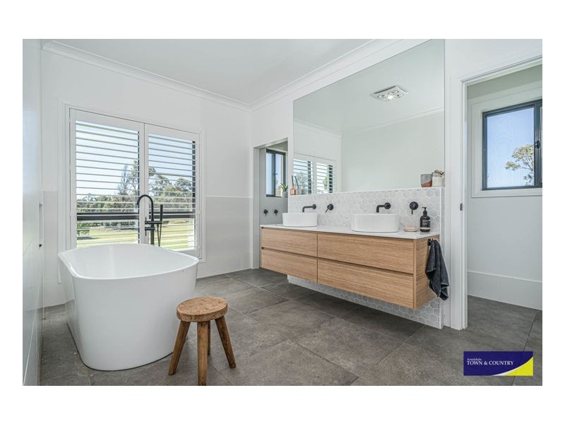 21 Beethoven Lane, Armidale NSW 2350
