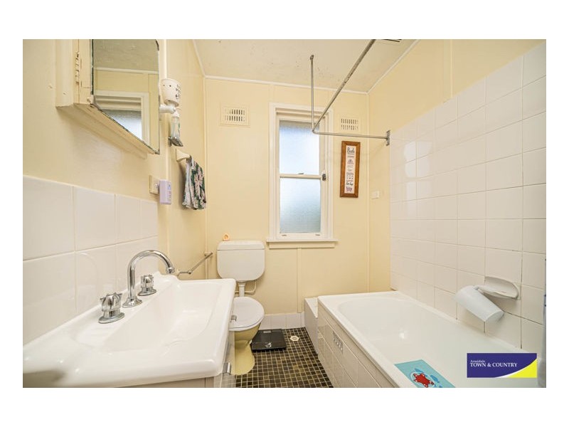 35 Abercrombie Street, Guyra NSW 2365