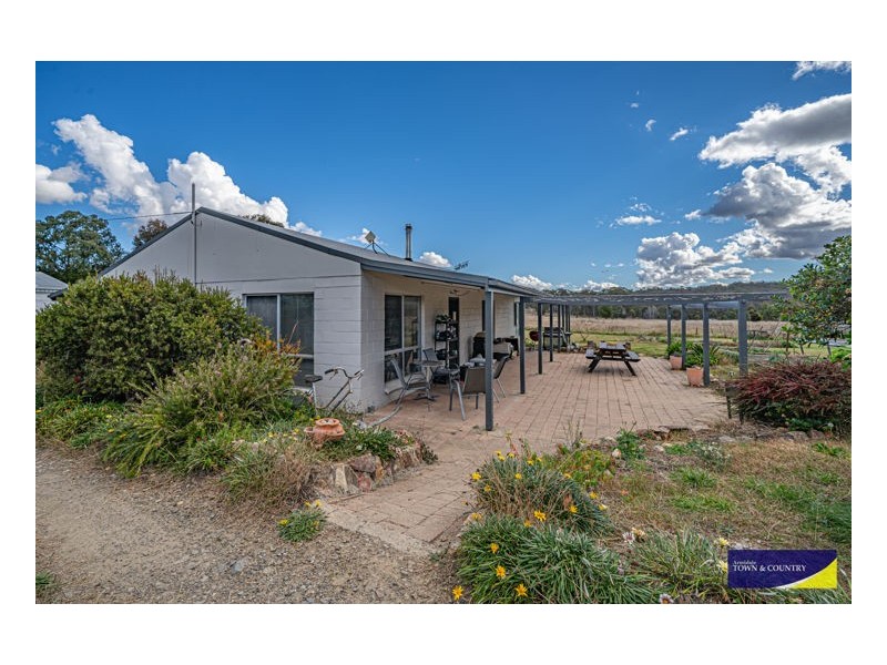 106 Kareela Road, Armidale NSW 2350