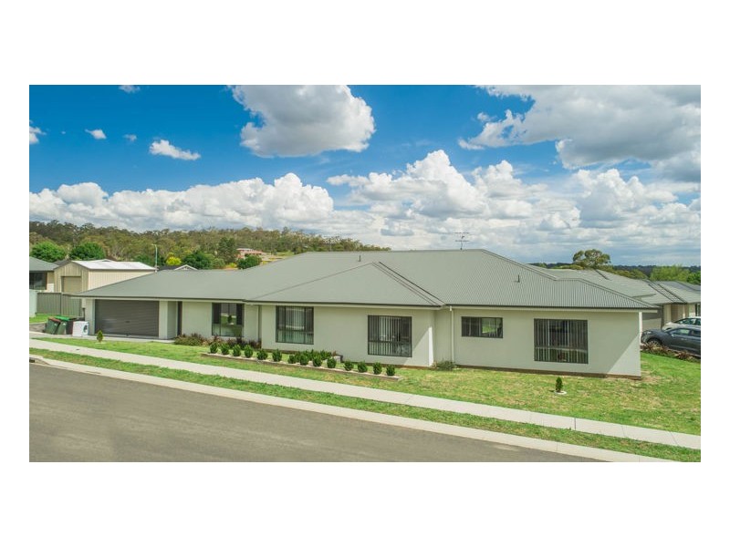 5 Peterson Drive, Armidale NSW 2350