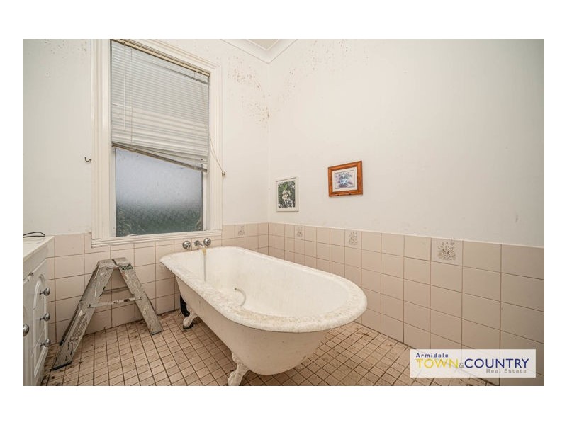 15 Crescent Street, Armidale NSW 2350