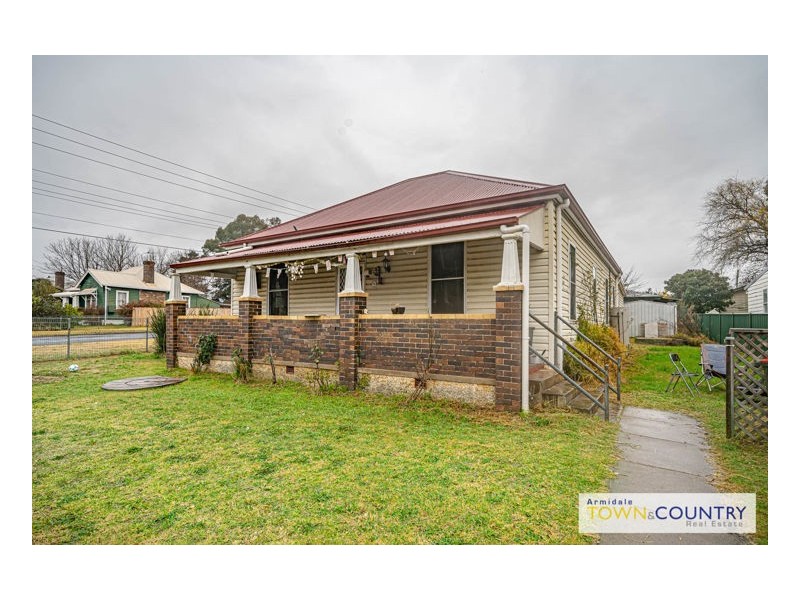 15 Crescent Street, Armidale NSW 2350