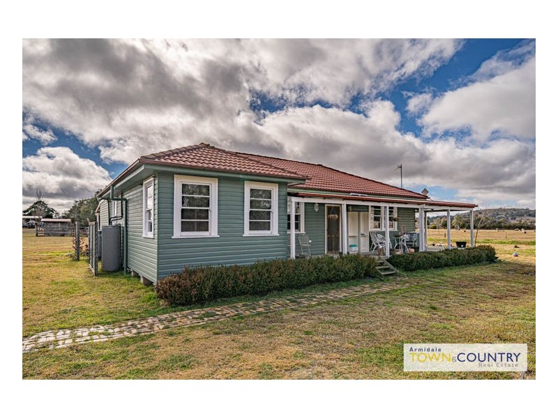 60 Mundays Lane, Armidale NSW 2350