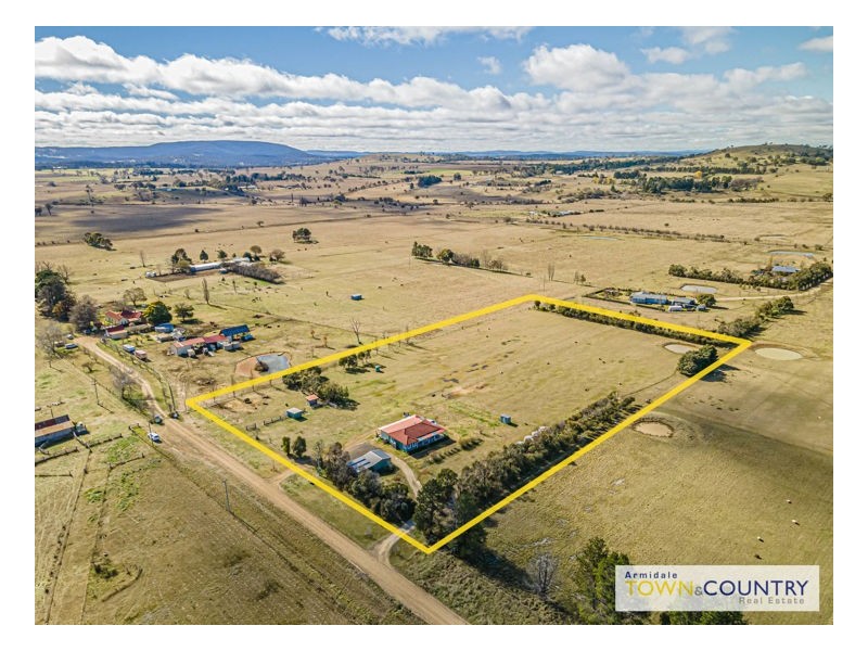 60 Mundays Lane, Armidale NSW 2350