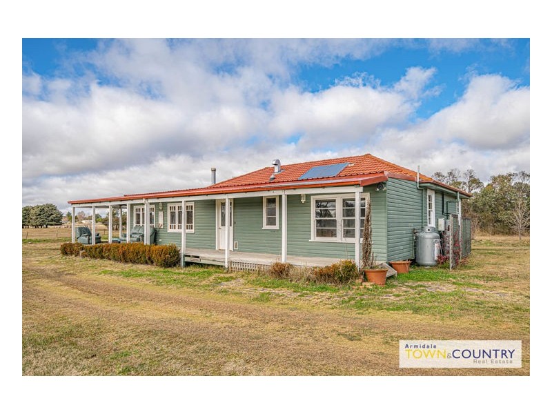 60 Mundays Lane, Armidale NSW 2350