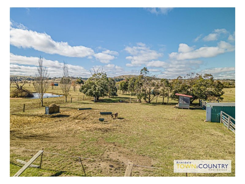 60 Mundays Lane, Armidale NSW 2350