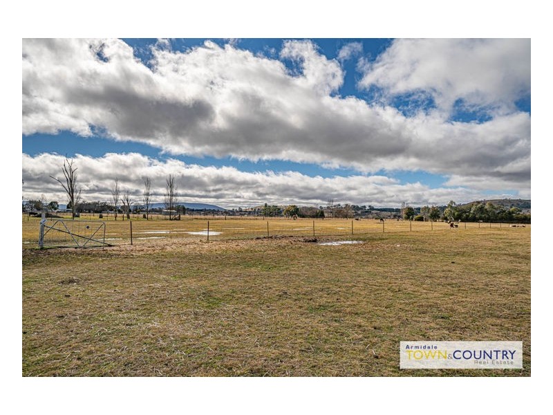 60 Mundays Lane, Armidale NSW 2350