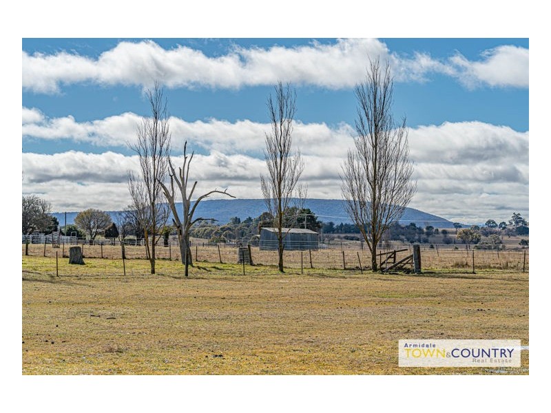 60 Mundays Lane, Armidale NSW 2350