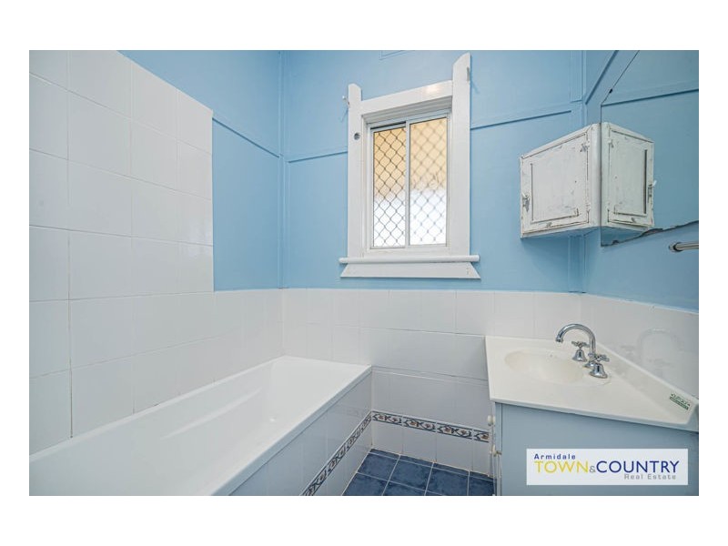 121 Taylor Street, Armidale NSW 2350