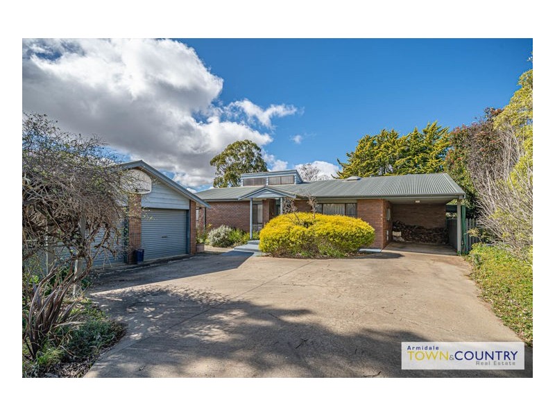 15 The Boulevarde, Armidale NSW 2350