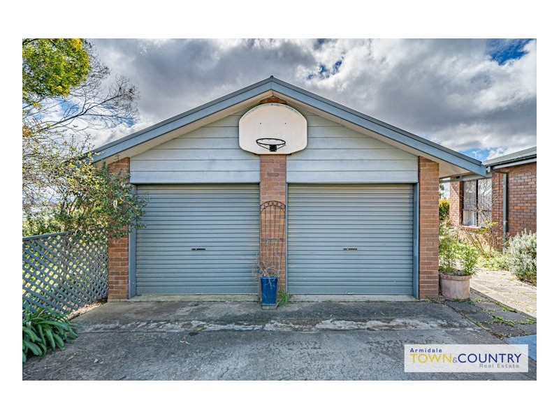 15 The Boulevarde, Armidale NSW 2350