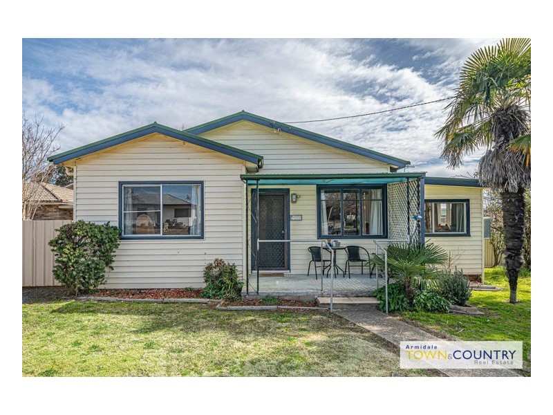 7 Barry Street, Armidale NSW 2350