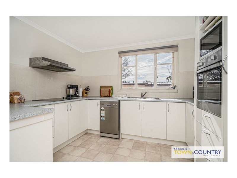 7 Barry Street, Armidale NSW 2350