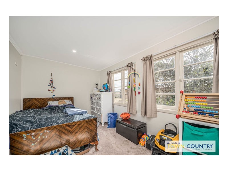 7 Barry Street, Armidale NSW 2350