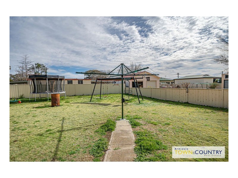 7 Barry Street, Armidale NSW 2350