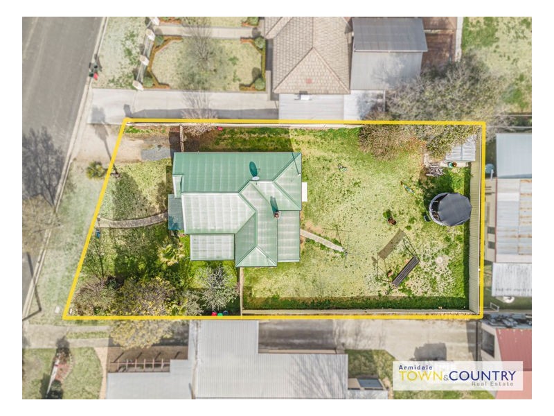 7 Barry Street, Armidale NSW 2350