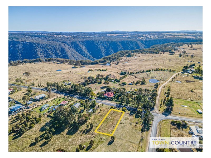 97 Brackin Street, Armidale NSW 2350