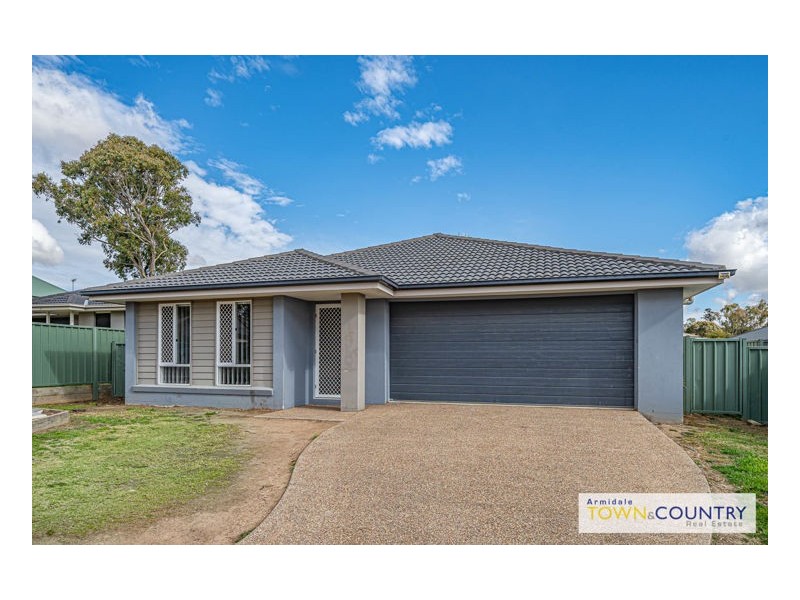 8 Morson Avenue, Armidale NSW 2350