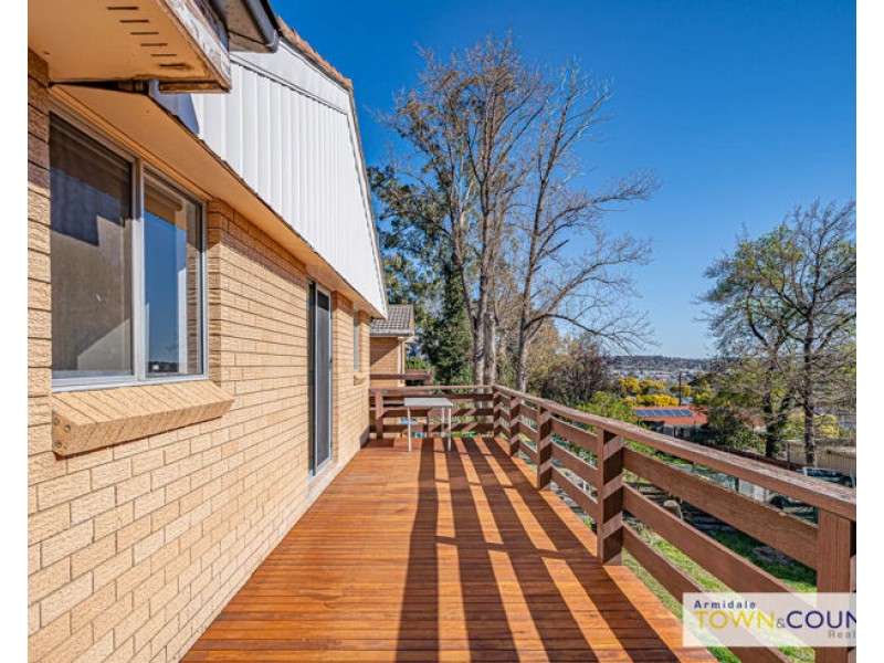 8 Nyssa Street, Armidale NSW 2350