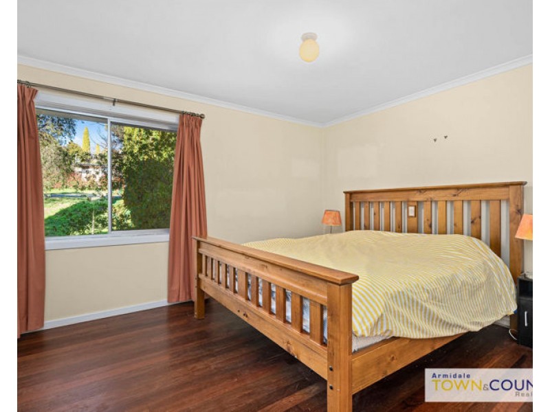 8 Nyssa Street, Armidale NSW 2350