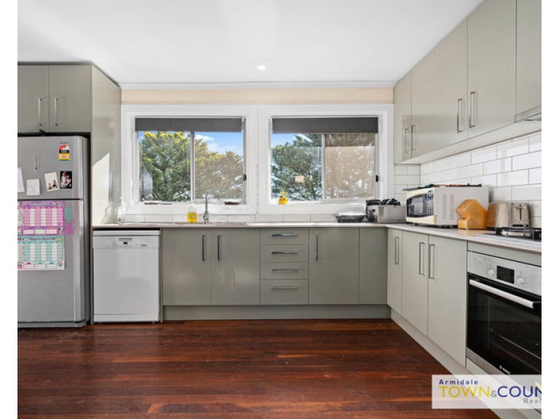 8 Nyssa Street, Armidale NSW 2350