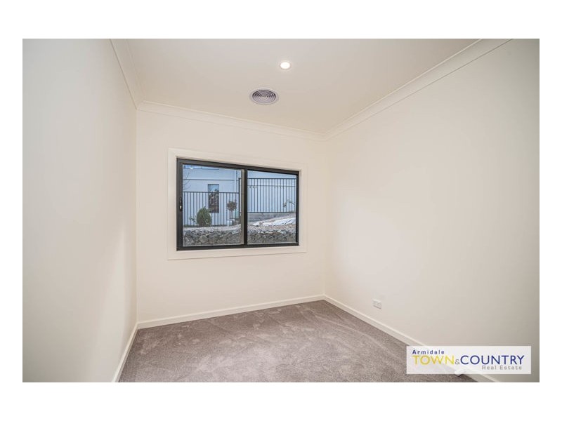 11 Illallangi Close, Armidale NSW 2350