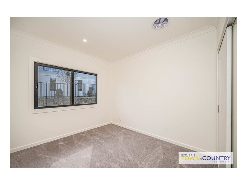 11 Illallangi Close, Armidale NSW 2350