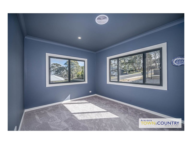11 Illallangi Close, Armidale NSW 2350