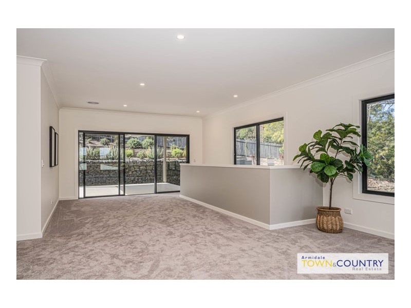 11 Illallangi Close, Armidale NSW 2350