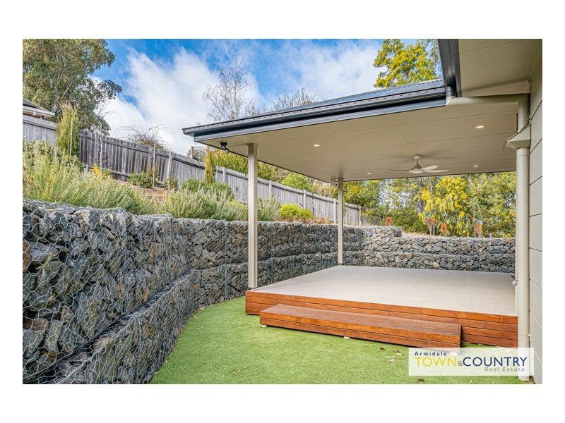 11 Illallangi Close, Armidale NSW 2350