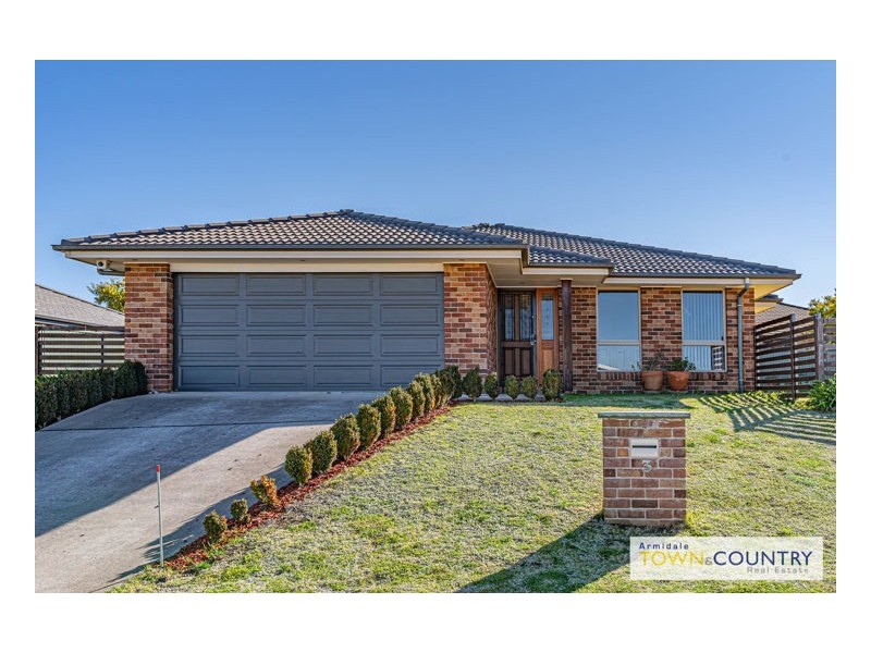 3 Hardman Close, Armidale NSW 2350