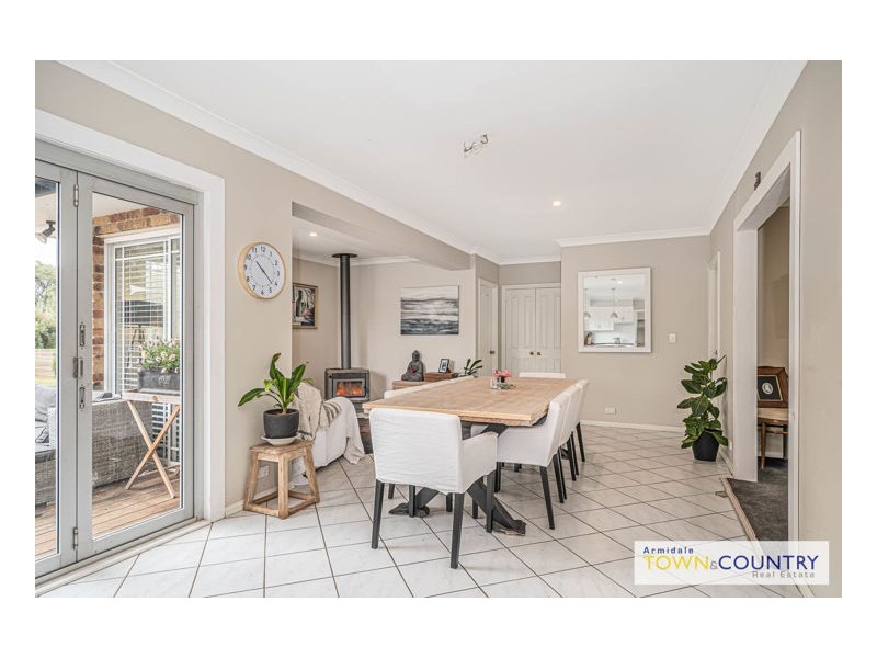 99 The Avenue, Armidale NSW 2350