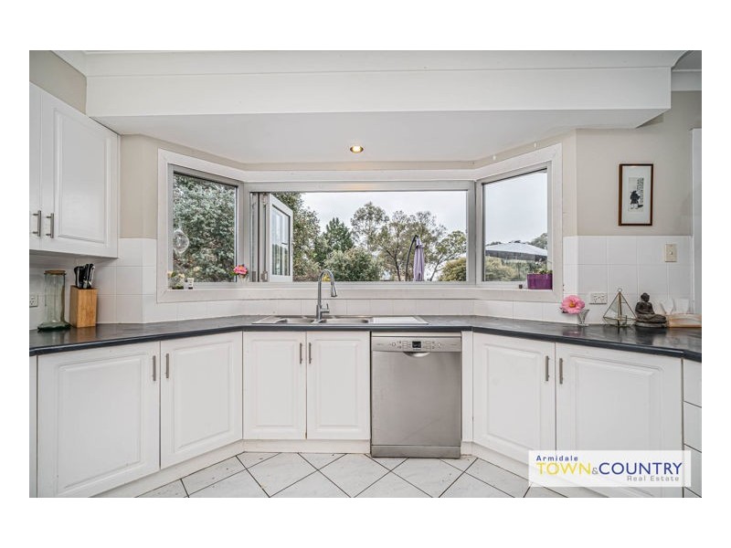 99 The Avenue, Armidale NSW 2350