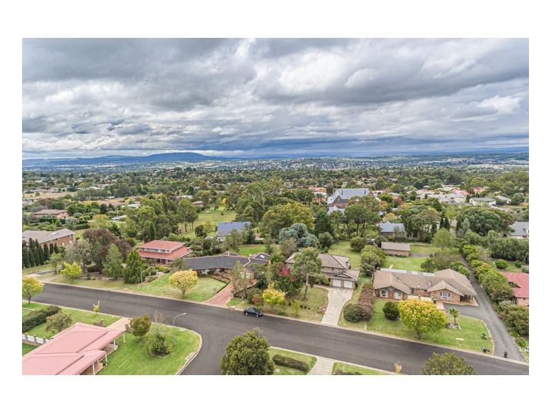 99 The Avenue, Armidale NSW 2350