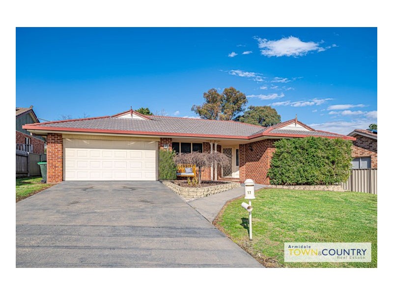 17 MacDonald Drive, Armidale NSW 2350