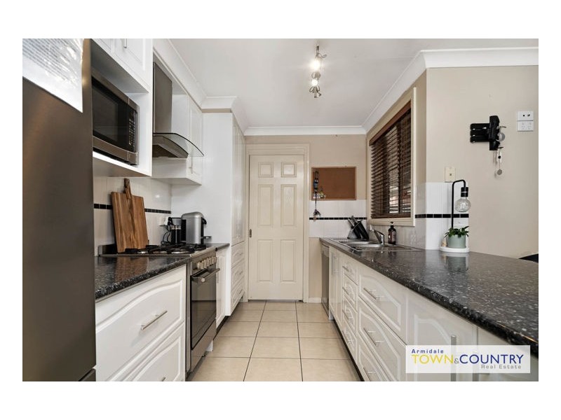 17 MacDonald Drive, Armidale NSW 2350