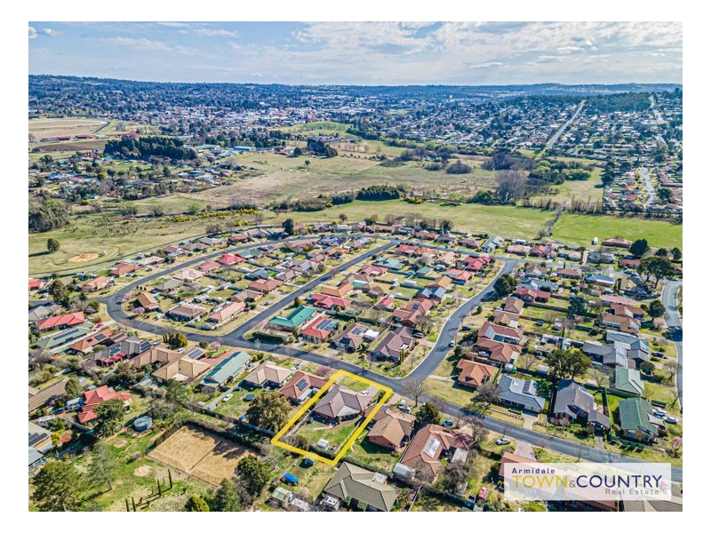 17 MacDonald Drive, Armidale NSW 2350